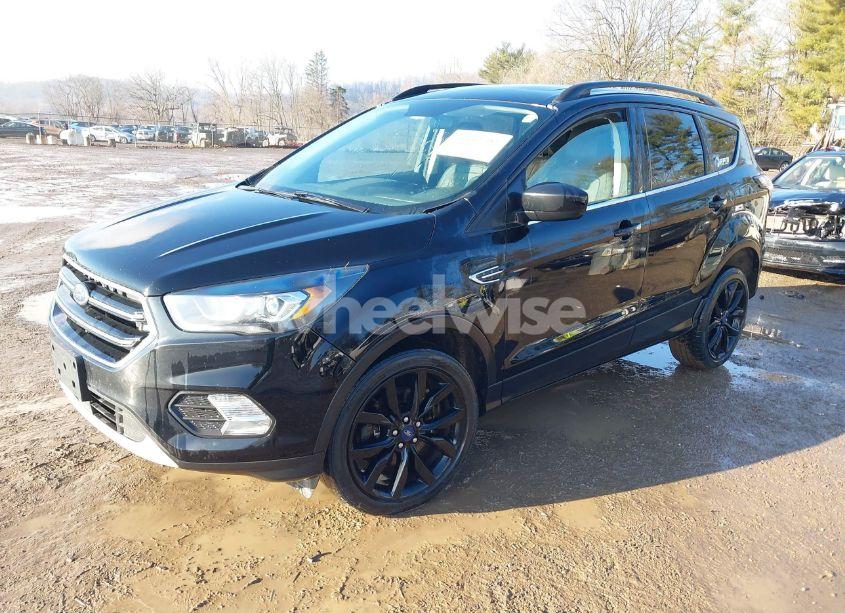 Photo 2 of 2017 Ford Escape SE (VIN 1FMCU9G96HUD67916)