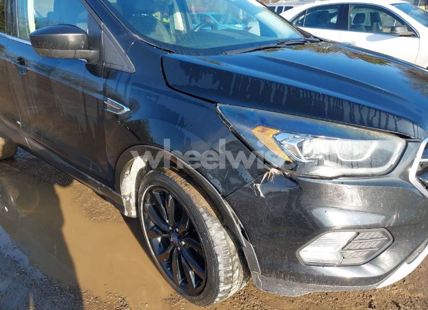 Photo 6 of 2017 Ford Escape SE (VIN 1FMCU9G96HUD67916)