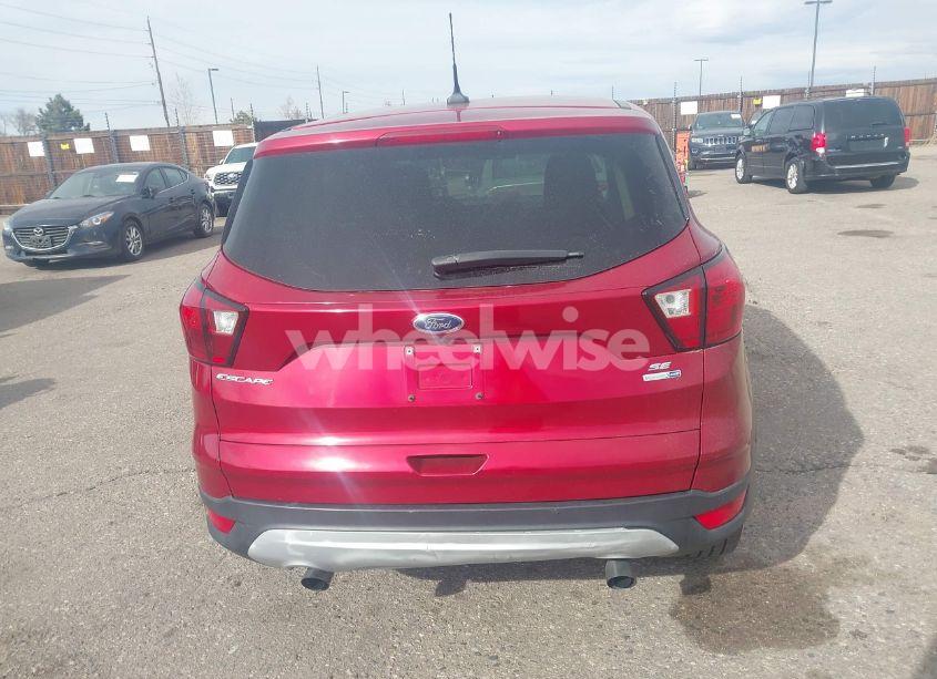 Photo 16 of 2019 Ford Escape SE (VIN 1FMCU9G96KUB07622)