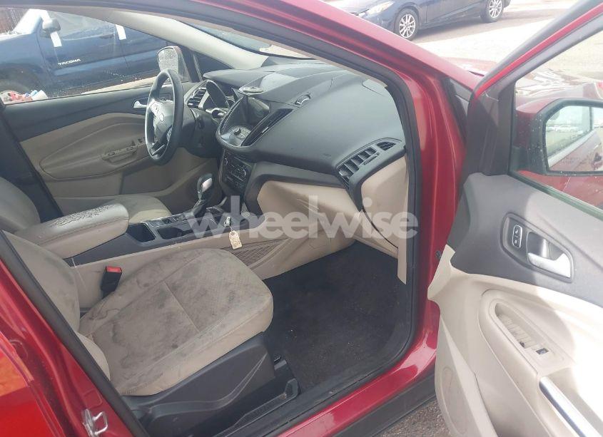 Photo 5 of 2019 Ford Escape SE (VIN 1FMCU9G96KUB07622)