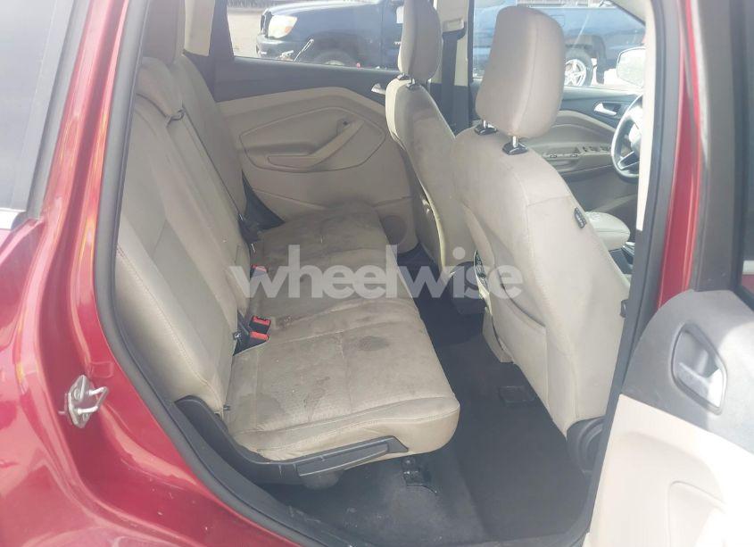 Photo 8 of 2019 Ford Escape SE (VIN 1FMCU9G96KUB07622)