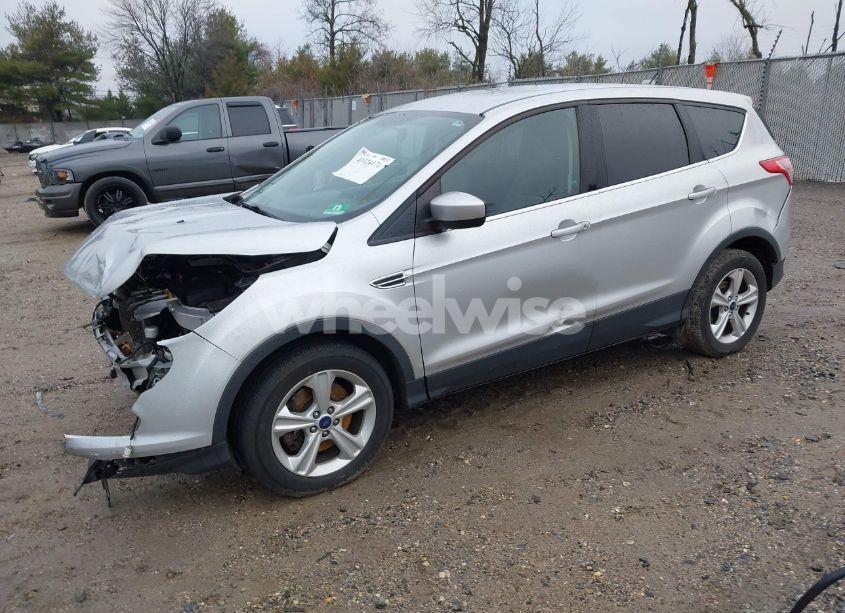 Photo 2 of 2015 Ford Escape SE (VIN 1FMCU9G97FUA10502)