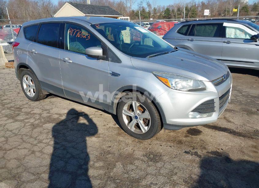 2015 Ford Escape SE (VIN 1FMCU9G97FUB22393) main photo