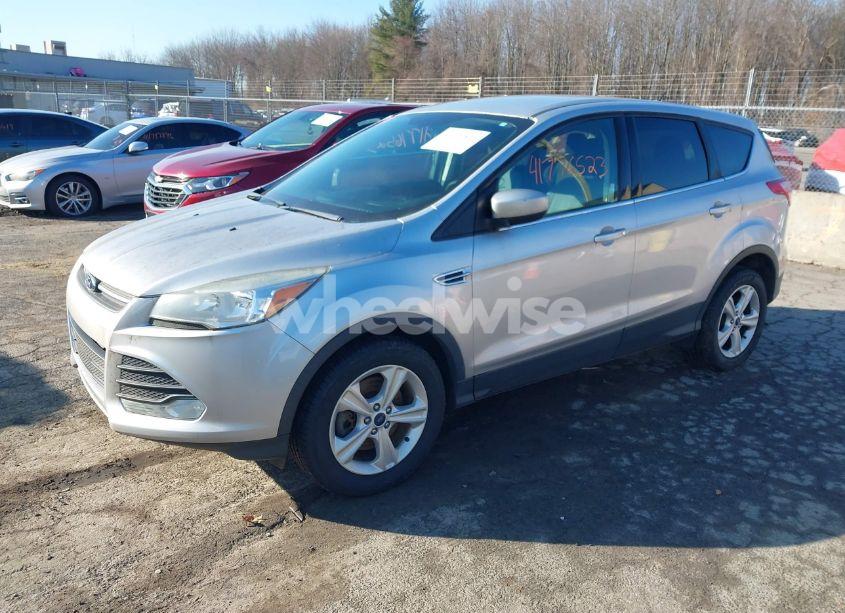 Photo 2 of 2015 Ford Escape SE (VIN 1FMCU9G97FUB22393)