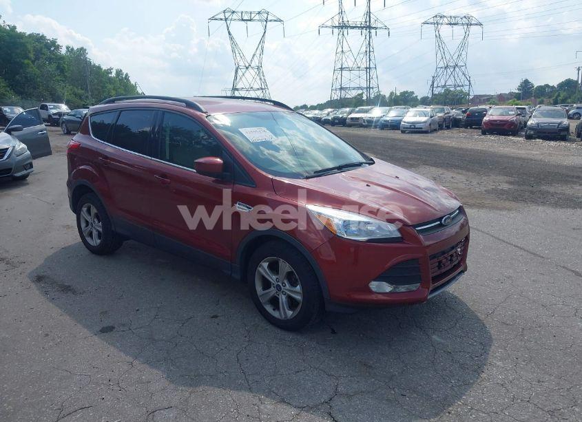 2015 Ford Escape SE (VIN 1FMCU9G97FUB55278) main photo