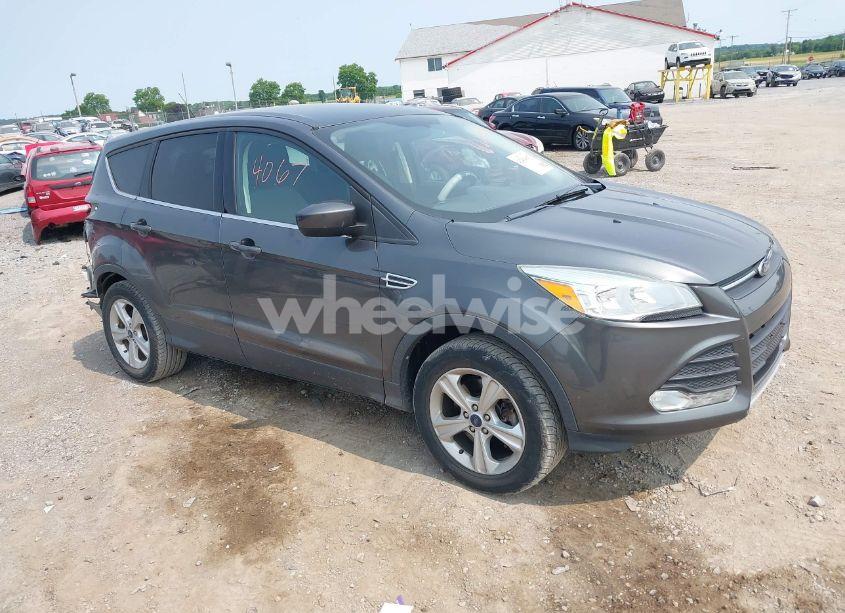 2016 Ford Escape SE (VIN 1FMCU9G97GUB85964) main photo