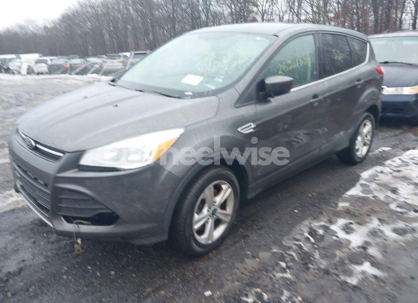 Photo 2 of 2016 Ford Escape SE (VIN 1FMCU9G97GUC12743)