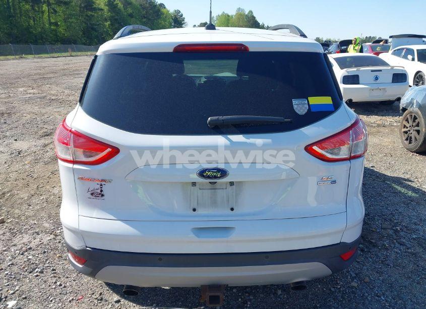 Photo 16 of 2016 Ford Escape SE (VIN 1FMCU9G97GUC50702)