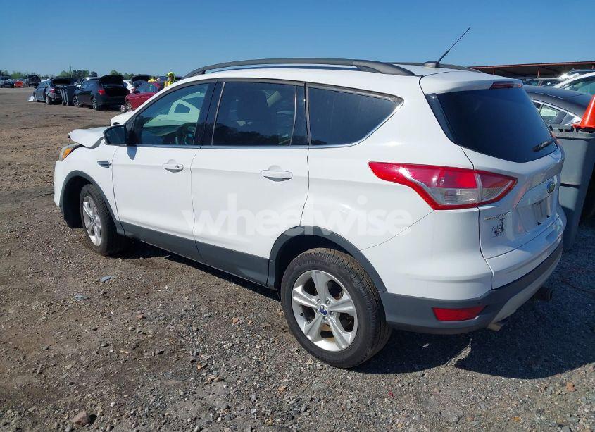 Photo 3 of 2016 Ford Escape SE (VIN 1FMCU9G97GUC50702)