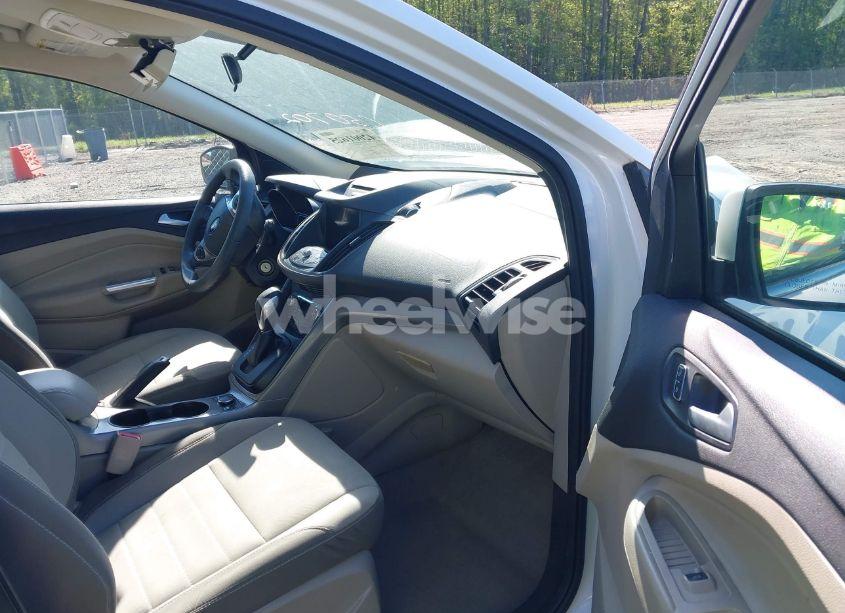 Photo 5 of 2016 Ford Escape SE (VIN 1FMCU9G97GUC50702)