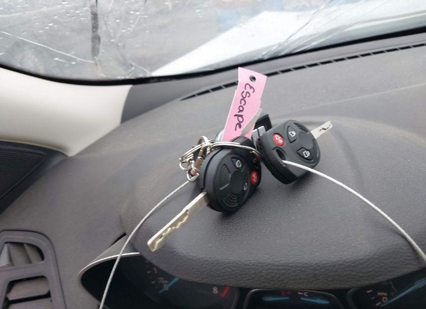 Photo 11 of 2017 Ford Escape SE (VIN 1FMCU9G97HUB89580)