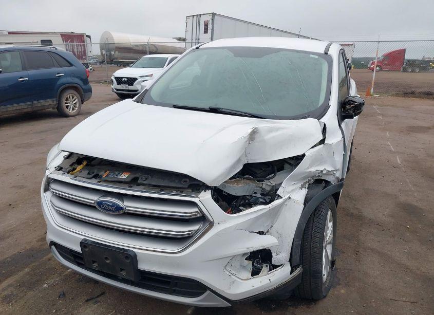 Photo 6 of 2017 Ford Escape SE (VIN 1FMCU9G97HUB89580)