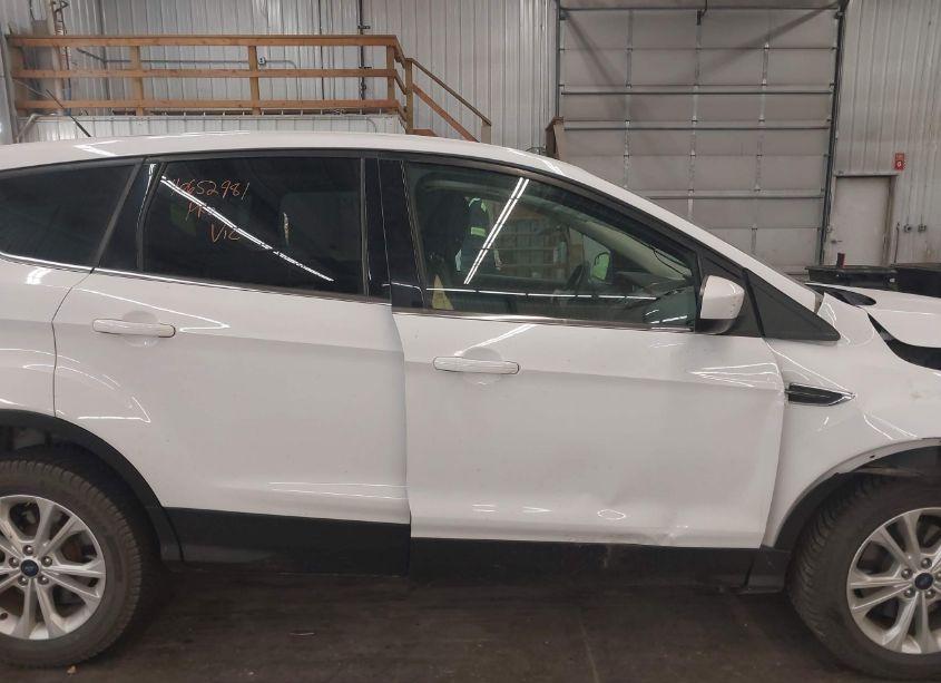 Photo 14 of 2017 Ford Escape SE (VIN 1FMCU9G97HUC01761)