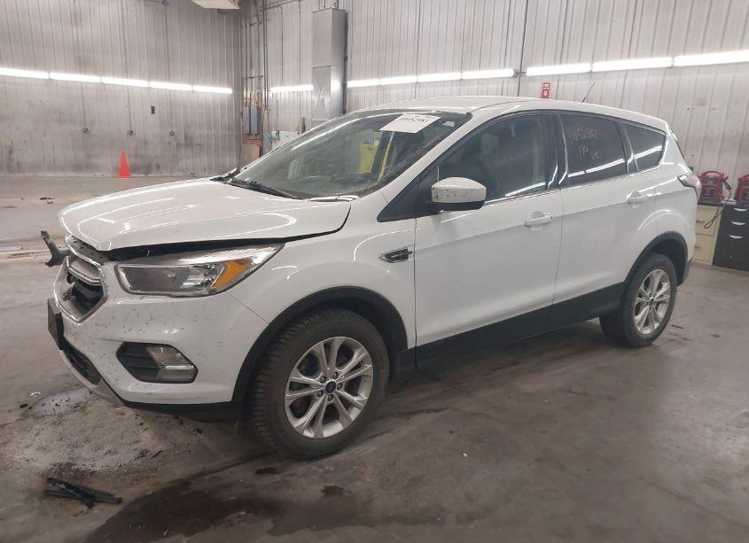 Photo 2 of 2017 Ford Escape SE (VIN 1FMCU9G97HUC01761)