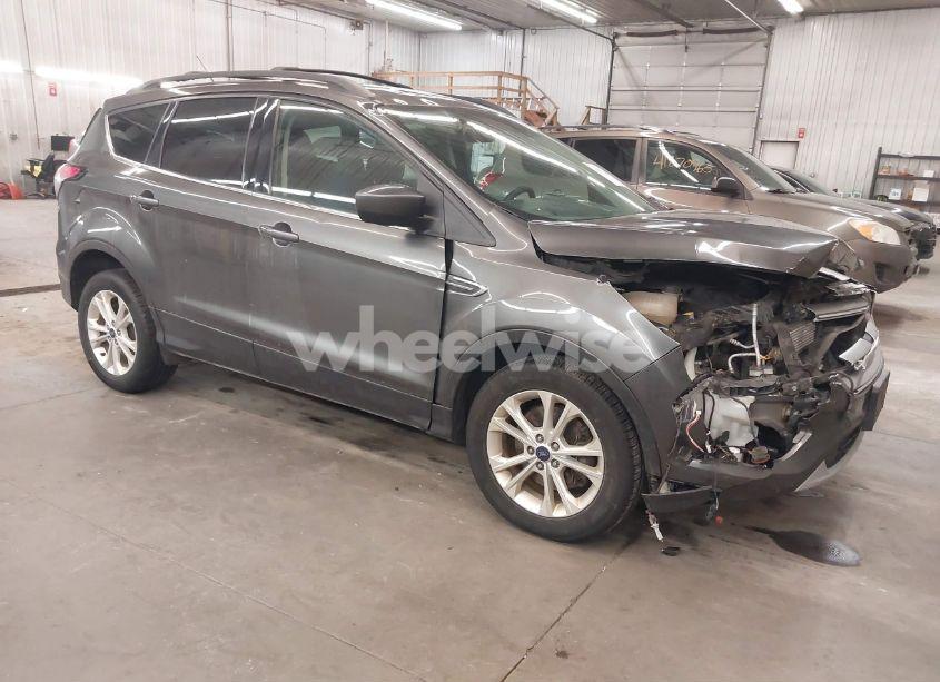 2017 Ford Escape SE (VIN 1FMCU9G97HUC05082) main photo