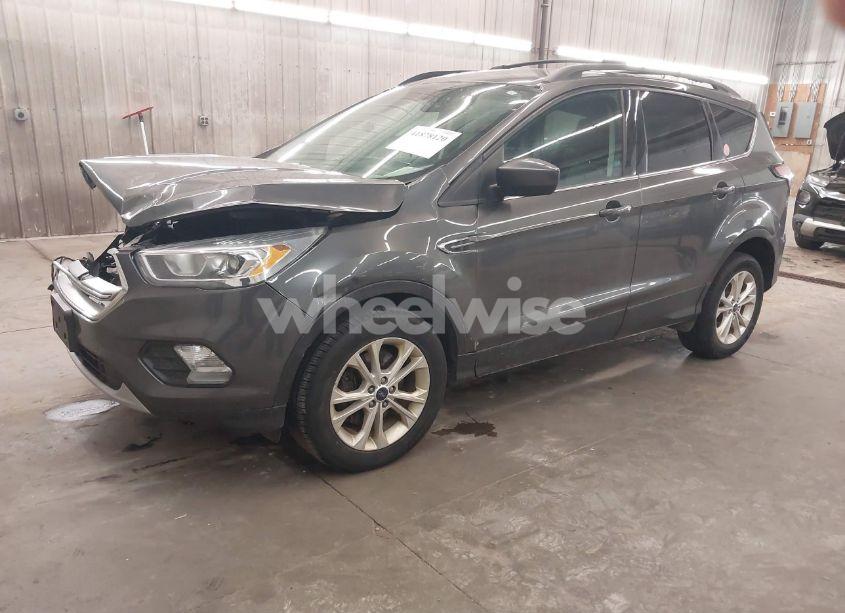 Photo 2 of 2017 Ford Escape SE (VIN 1FMCU9G97HUC05082)