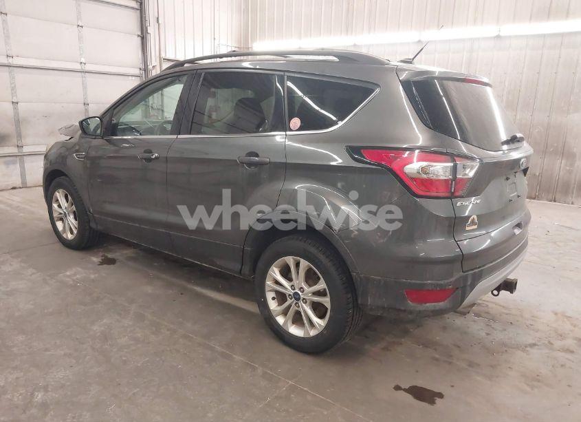 Photo 3 of 2017 Ford Escape SE (VIN 1FMCU9G97HUC05082)