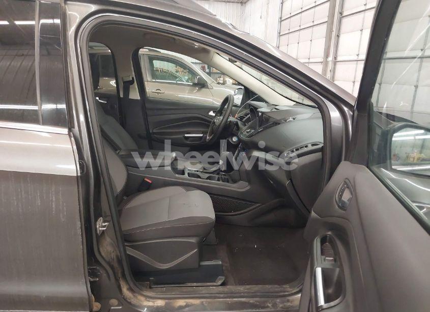 Photo 5 of 2017 Ford Escape SE (VIN 1FMCU9G97HUC05082)