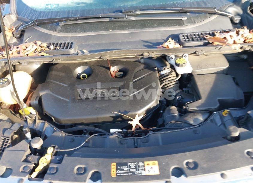 Photo 10 of 2017 Ford Escape SE (VIN 1FMCU9G97HUD29661)