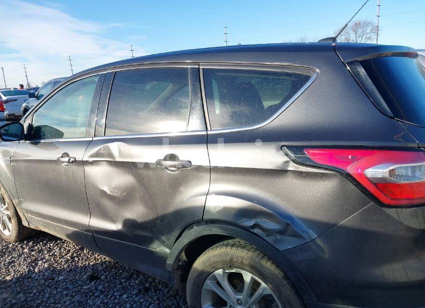 Photo 14 of 2017 Ford Escape SE (VIN 1FMCU9G97HUD29661)