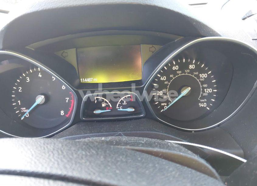 Photo 15 of 2017 Ford Escape SE (VIN 1FMCU9G97HUD29661)