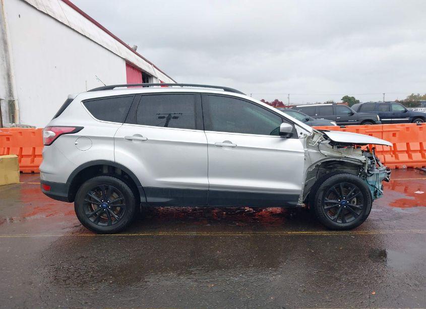Photo 14 of 2017 Ford Escape SE (VIN 1FMCU9G97HUD42989)