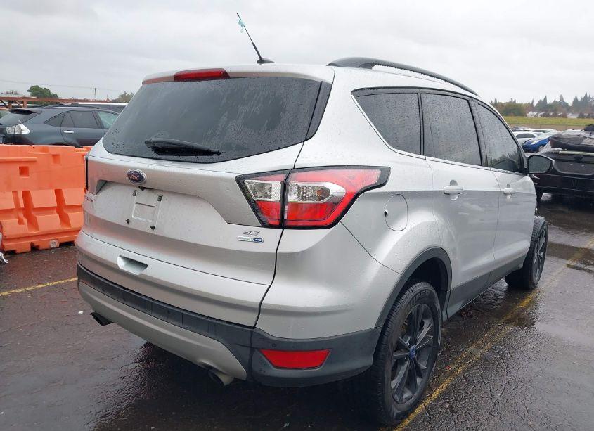 Photo 4 of 2017 Ford Escape SE (VIN 1FMCU9G97HUD42989)