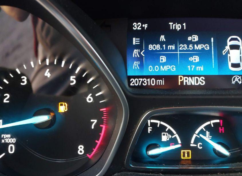 Photo 15 of 2017 Ford Escape SE (VIN 1FMCU9G97HUD68024)