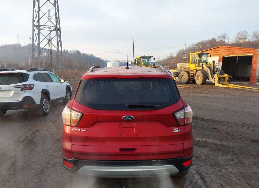 Photo 16 of 2017 Ford Escape SE (VIN 1FMCU9G97HUD68024)