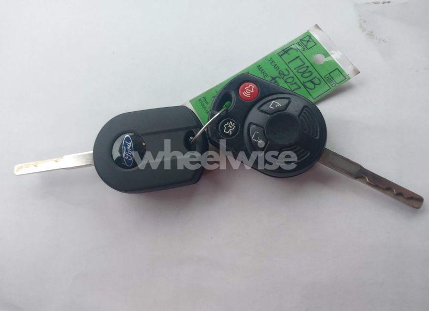 Photo 11 of 2017 Ford Escape SE (VIN 1FMCU9G97HUE11700)