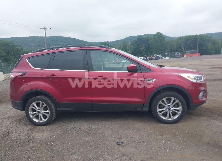 Photo 13 of 2017 Ford Escape SE (VIN 1FMCU9G97HUE11700)