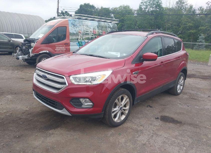 Photo 2 of 2017 Ford Escape SE (VIN 1FMCU9G97HUE11700)