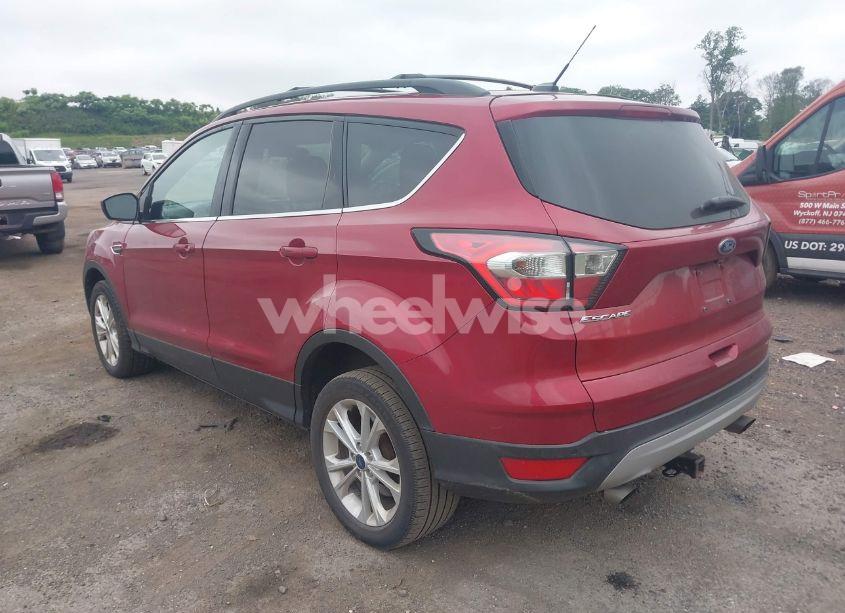 Photo 3 of 2017 Ford Escape SE (VIN 1FMCU9G97HUE11700)