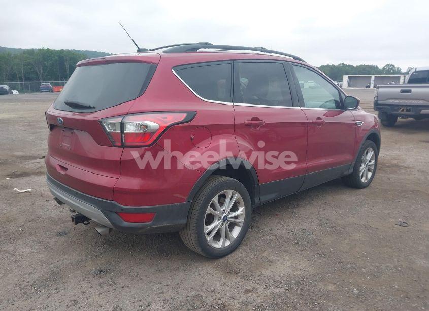 Photo 4 of 2017 Ford Escape SE (VIN 1FMCU9G97HUE11700)