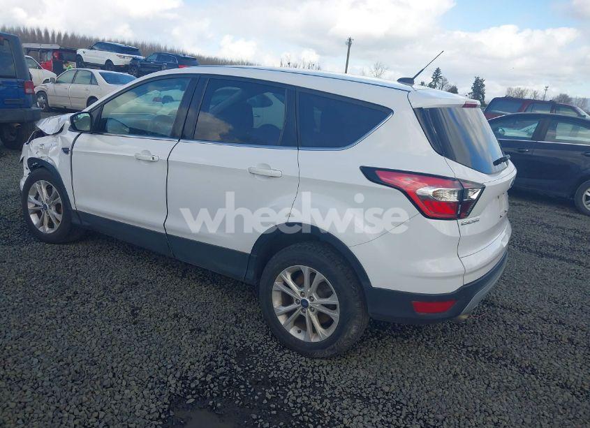 Photo 3 of 2017 Ford Escape SE (VIN 1FMCU9G97HUE98112)