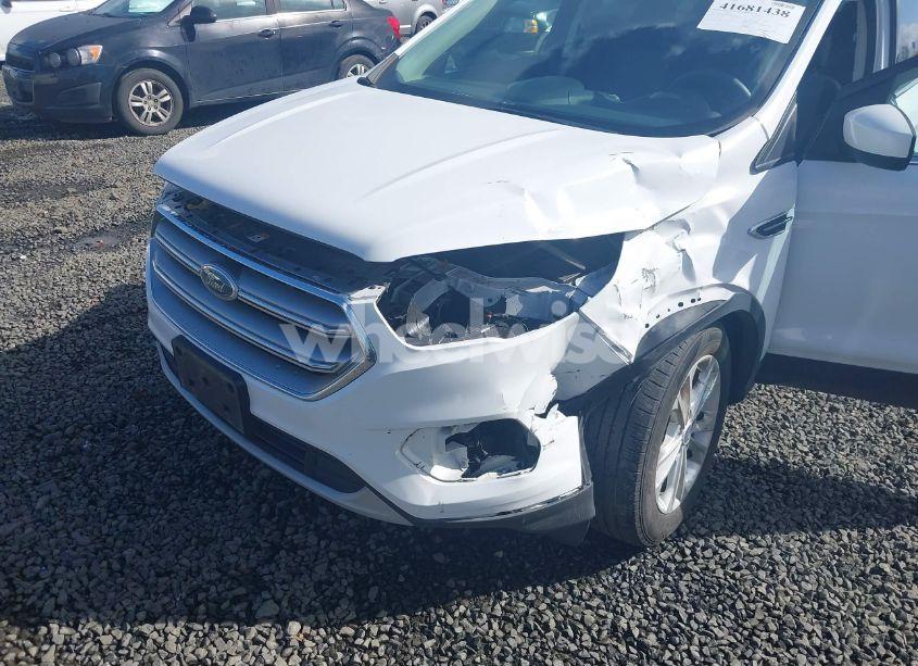 Photo 6 of 2017 Ford Escape SE (VIN 1FMCU9G97HUE98112)