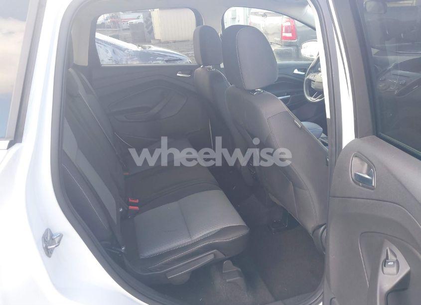 Photo 8 of 2017 Ford Escape SE (VIN 1FMCU9G97HUE98112)