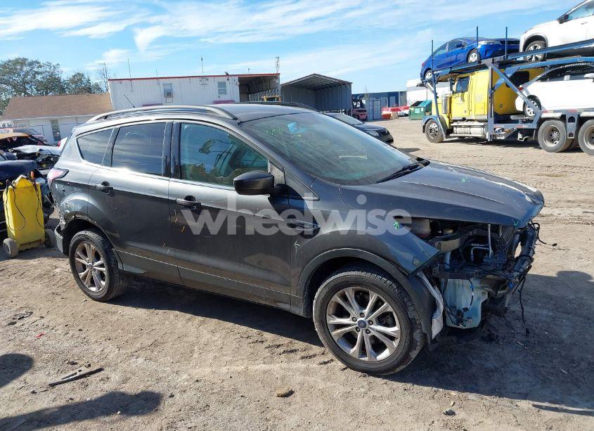Photo 12 of 2018 Ford Escape SE (VIN 1FMCU9G97JUB49151)