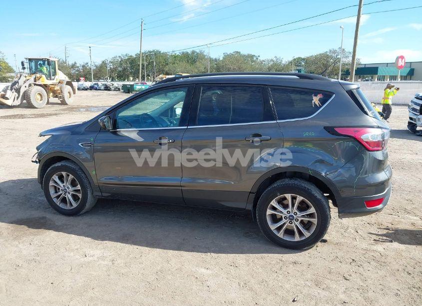 Photo 13 of 2018 Ford Escape SE (VIN 1FMCU9G97JUB49151)