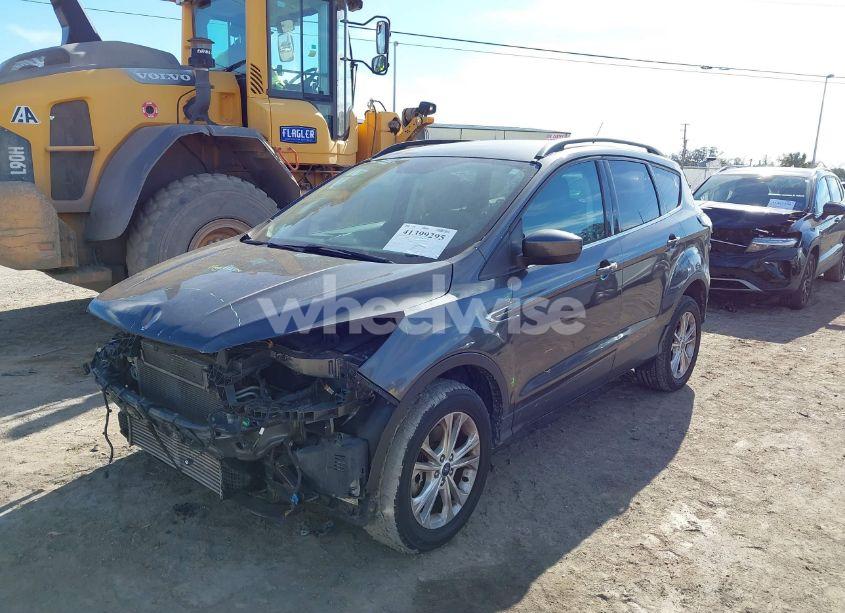 Photo 2 of 2018 Ford Escape SE (VIN 1FMCU9G97JUB49151)