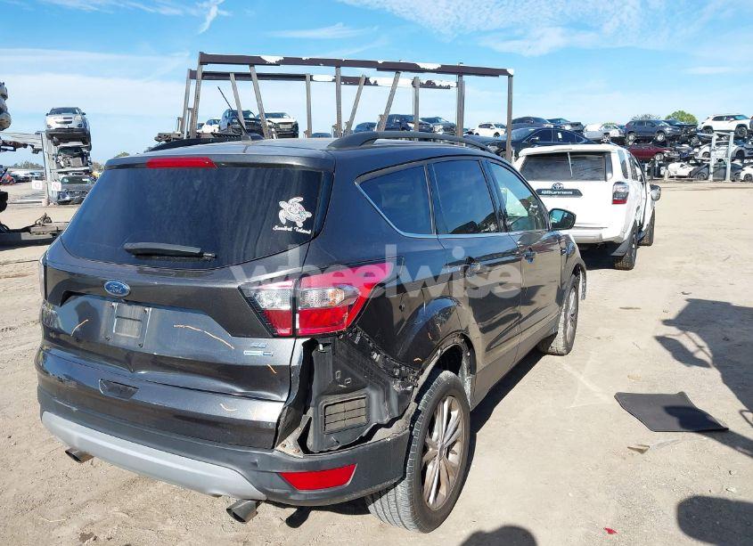 Photo 4 of 2018 Ford Escape SE (VIN 1FMCU9G97JUB49151)