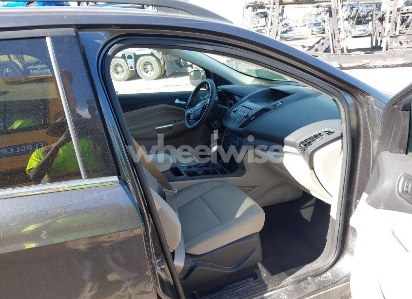 Photo 5 of 2018 Ford Escape SE (VIN 1FMCU9G97JUB49151)