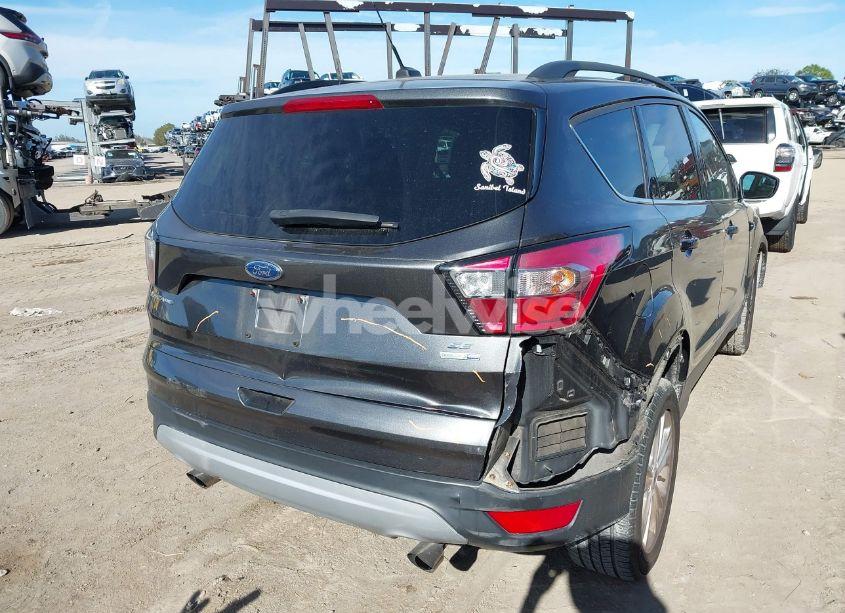 Photo 6 of 2018 Ford Escape SE (VIN 1FMCU9G97JUB49151)
