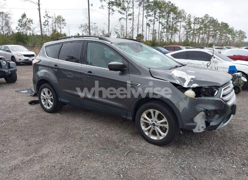 2018 Ford Escape SE (VIN 1FMCU9G97JUB62689) main photo