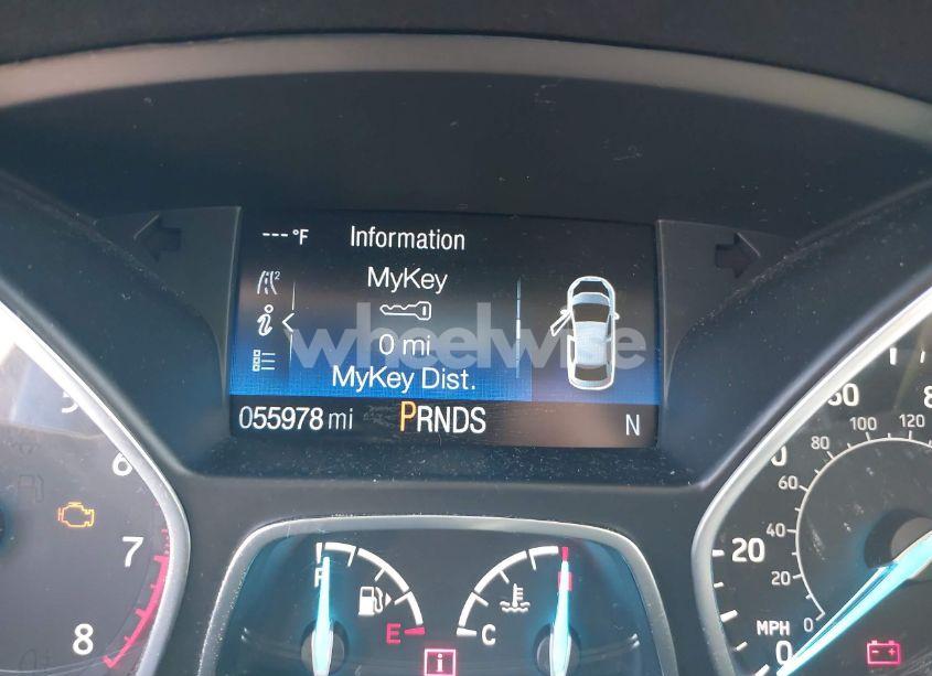 Photo 15 of 2018 Ford Escape SE (VIN 1FMCU9G97JUB62689)