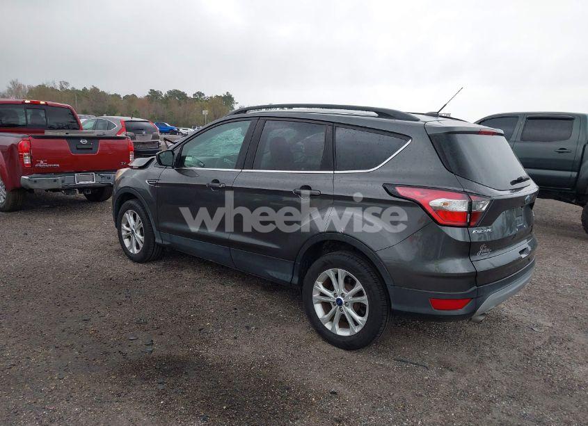 Photo 3 of 2018 Ford Escape SE (VIN 1FMCU9G97JUB62689)