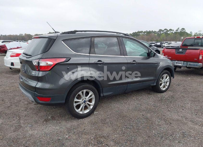 Photo 4 of 2018 Ford Escape SE (VIN 1FMCU9G97JUB62689)