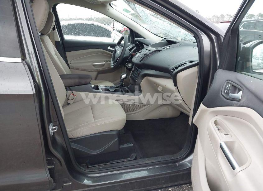 Photo 5 of 2018 Ford Escape SE (VIN 1FMCU9G97JUB62689)