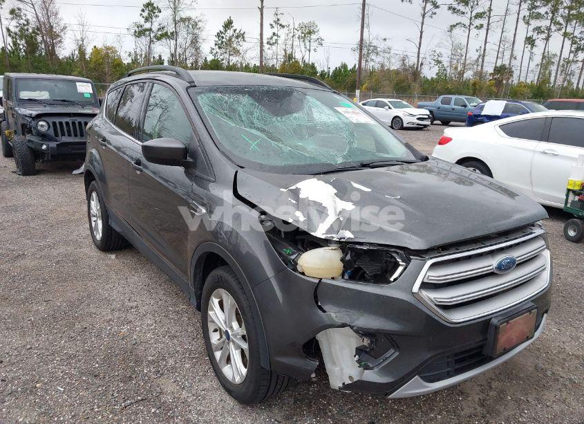 Photo 6 of 2018 Ford Escape SE (VIN 1FMCU9G97JUB62689)