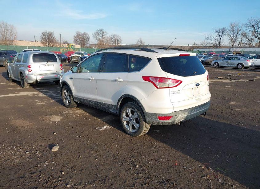 Photo 3 of 2013 Ford Escape SE (VIN 1FMCU9G98DUA18203)